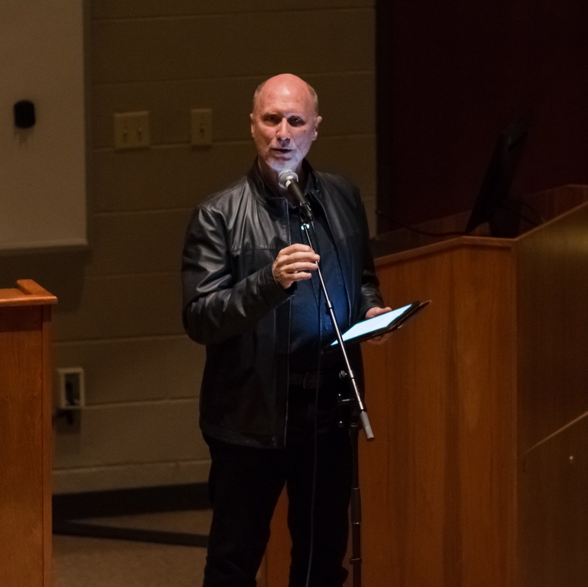 Pulitzer Prize Winning Author Reads at Writer’s Festival - Lee University